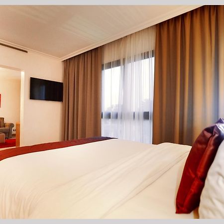 Star Land Hotel Bonapriso ดูอาลา ภายนอก รูปภาพ