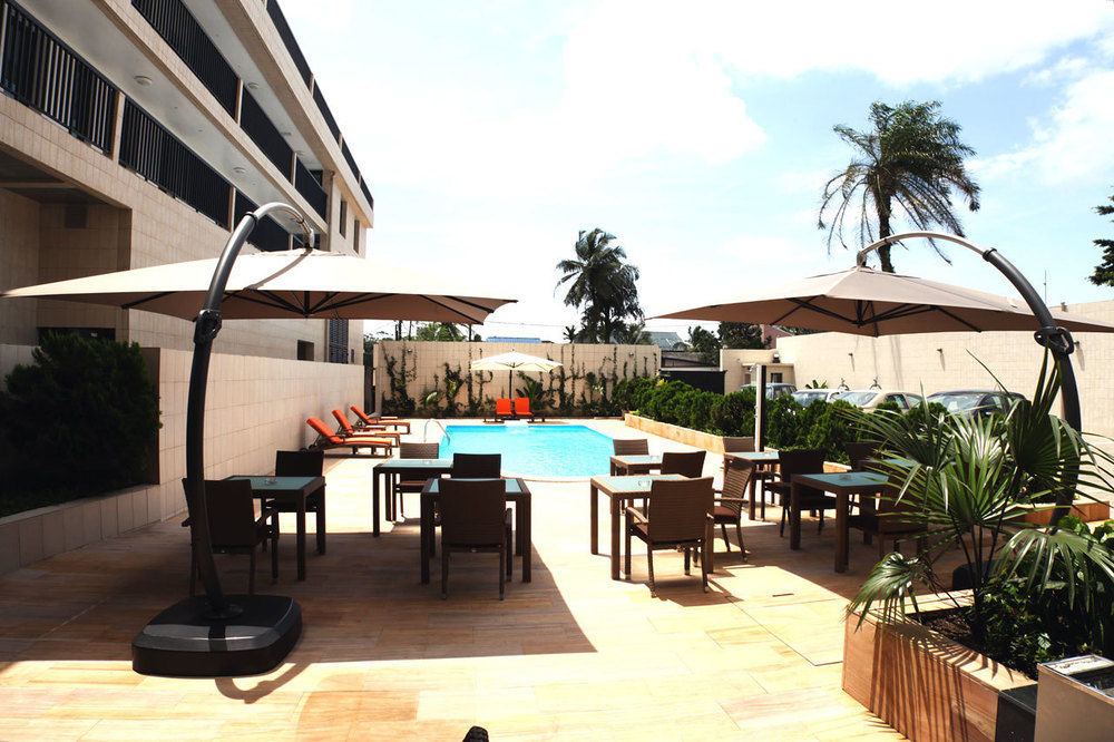 Star Land Hotel Bonapriso ดูอาลา ภายนอก รูปภาพ
